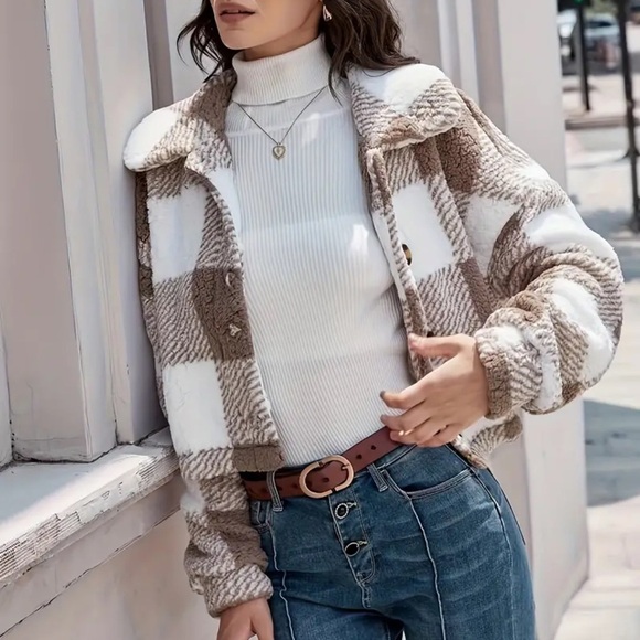 NWOT Plaid Brown and White Teddy Women's Cropped Jacket - Picture 2 of 8